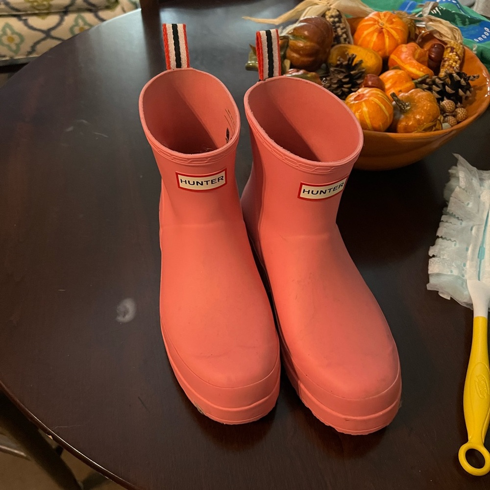 Hunter Rain boots (pink, size 10)